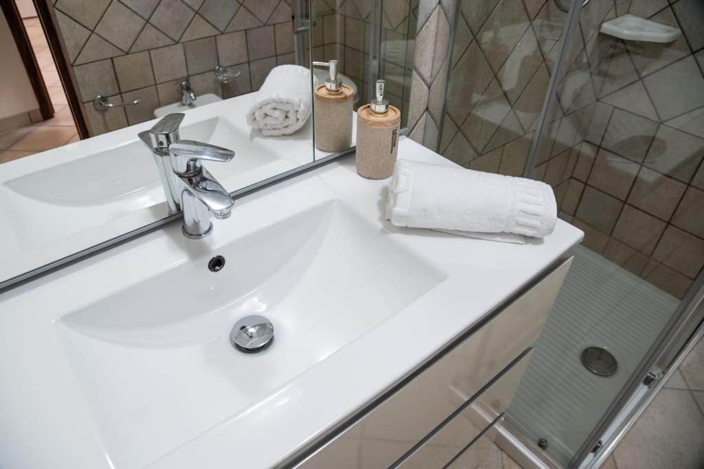 Susu Apartment Brindisi Eksteriør billede