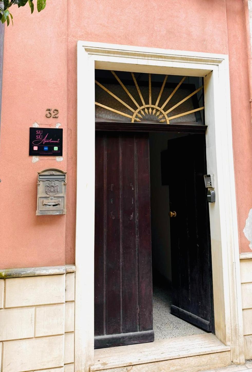 Susu Apartment Brindisi Eksteriør billede